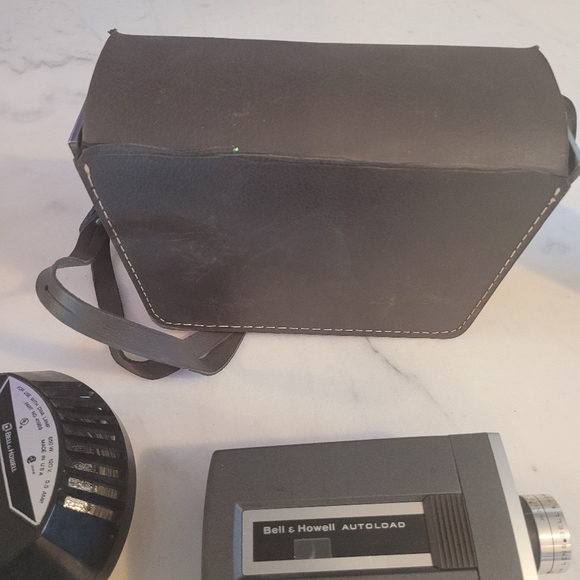 Vintage Bell & Howard autoload Optronic eye Super eight camera, case and light - Picture 9 of 11